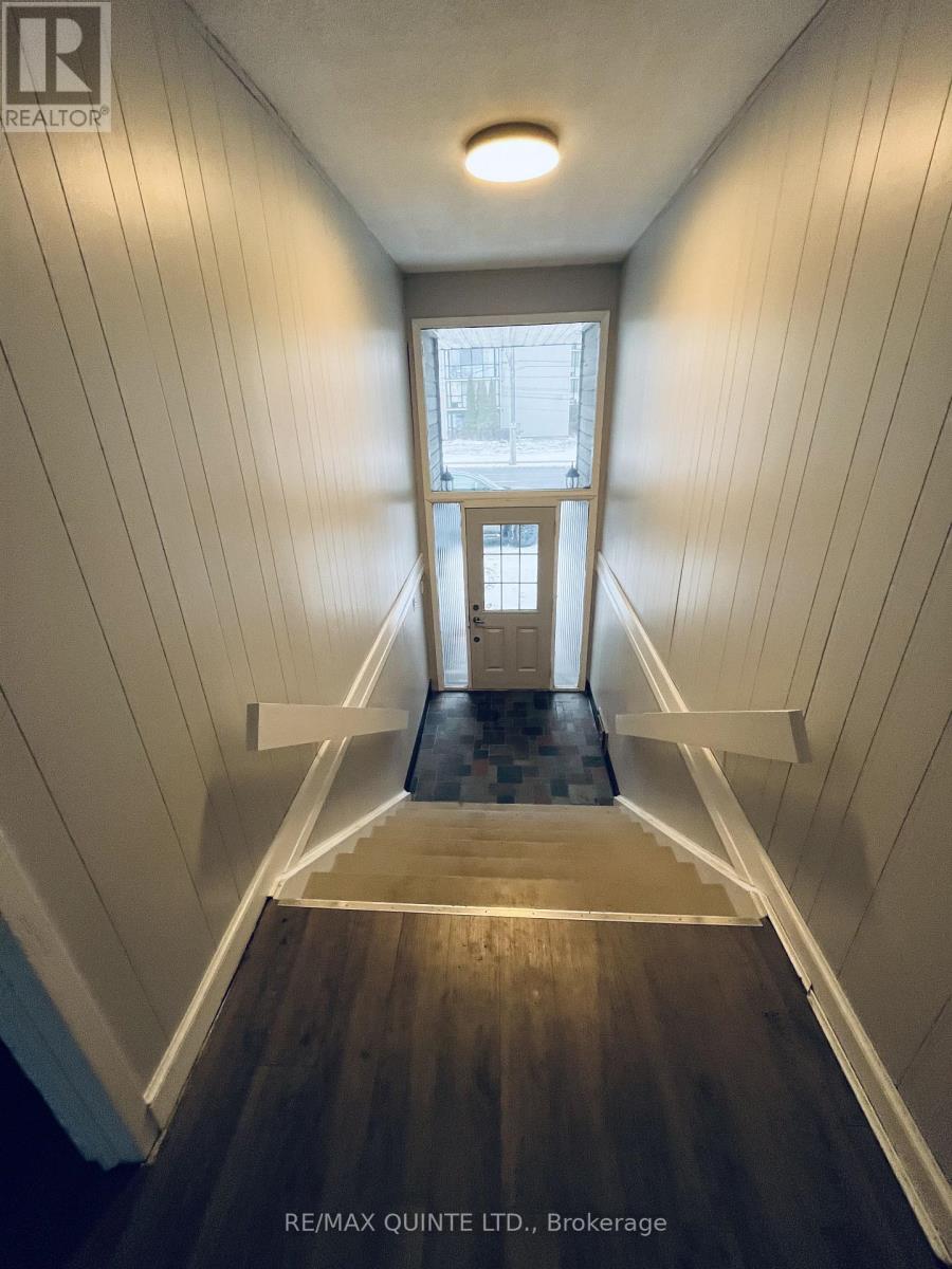 122 Sidney Street, Belleville, Ontario  K8P 3Y9 - Photo 2 - X12736344