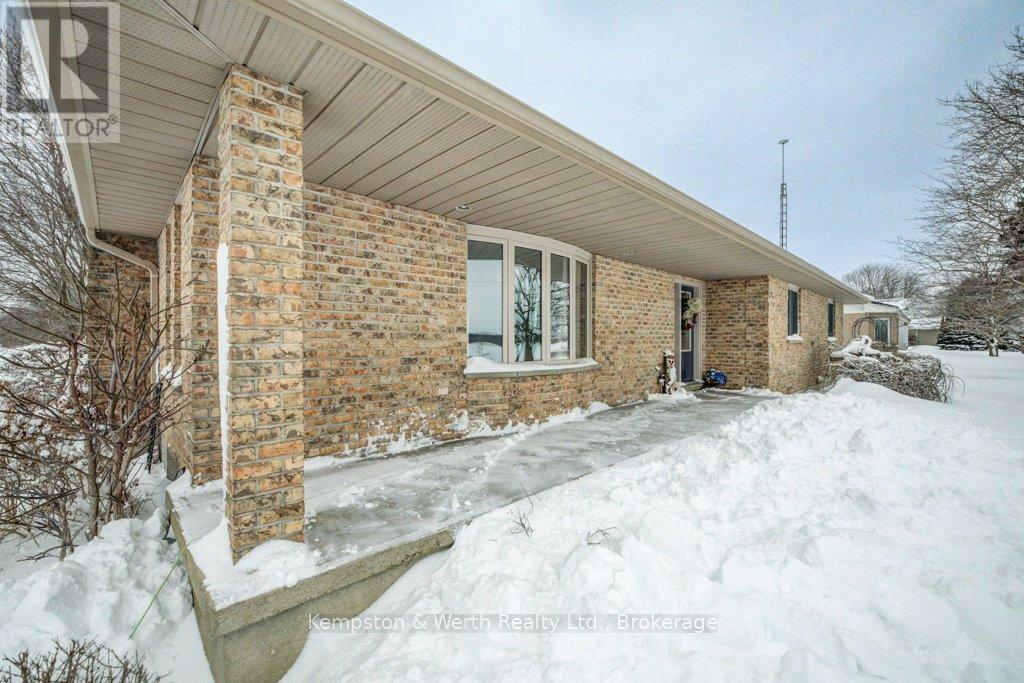1a Crawford Street, North Huron, Ontario  N0G 2W0 - Photo 8 - X12736422