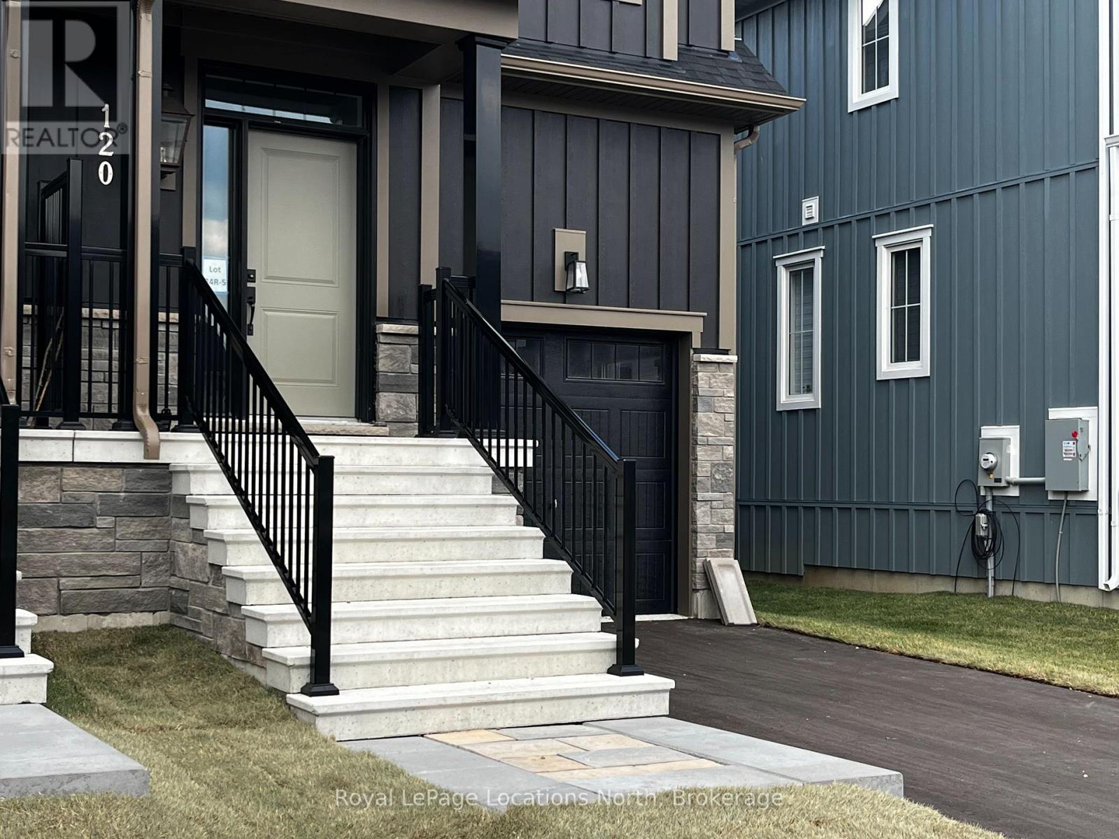 120 Black Willow Crescent, Blue Mountains, Ontario L9Y 5L8 - Photo 2 - X12736434