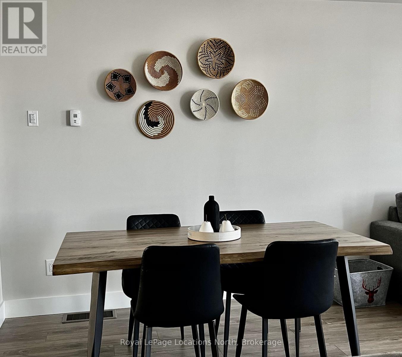 120 Black Willow Crescent, Blue Mountains, Ontario L9Y 5L8 - Photo 4 - X12736434