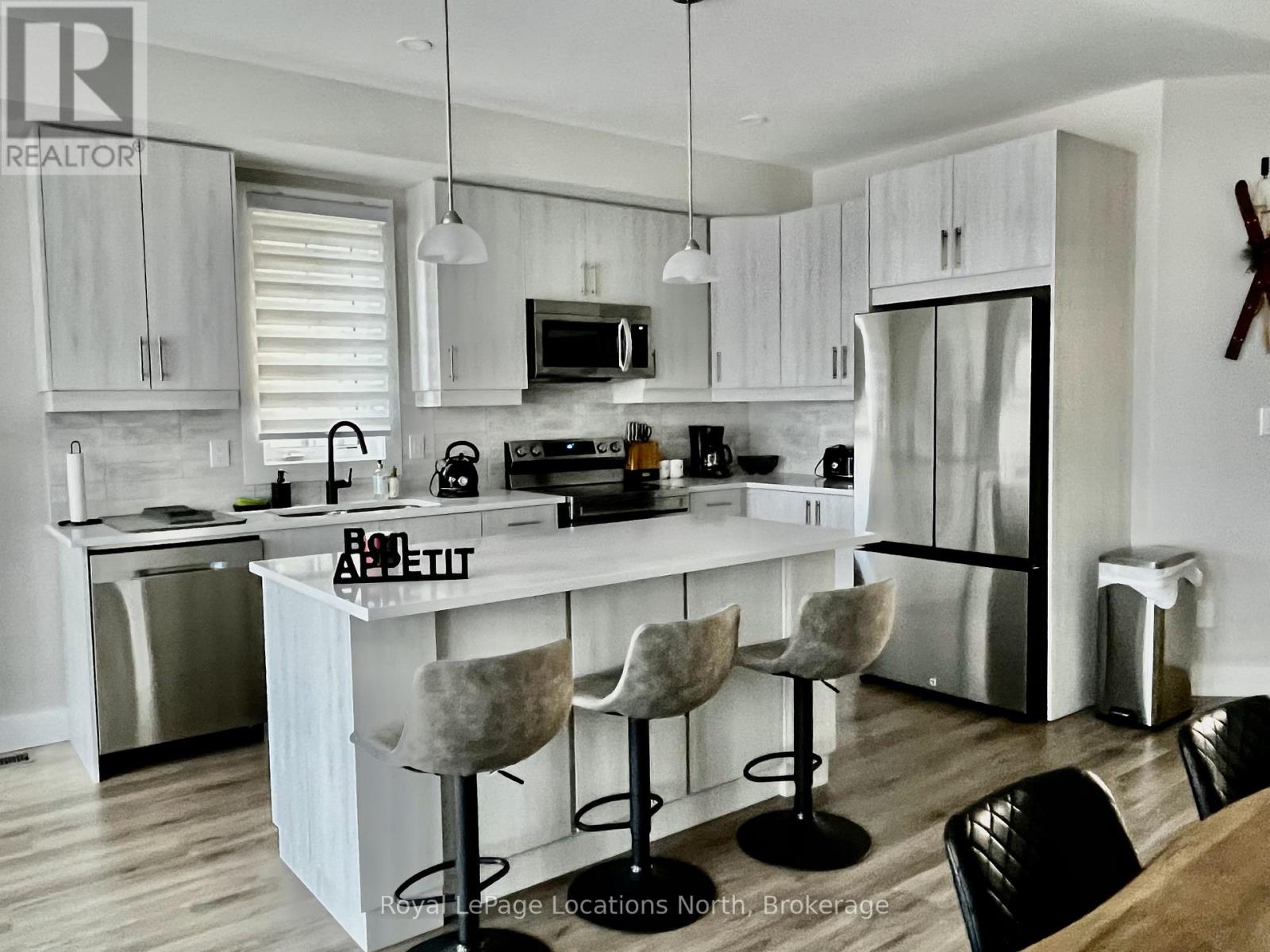 120 Black Willow Crescent, Blue Mountains, Ontario L9Y 5L8 - Photo 8 - X12736434