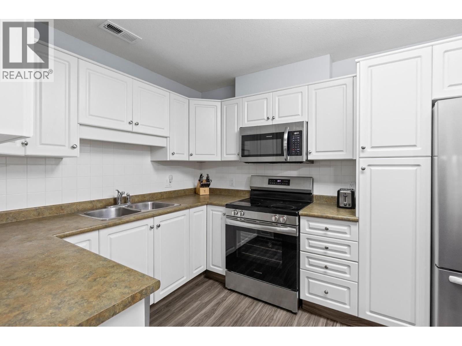 1966 Durnin Road Unit# 105, Kelowna, British Columbia  V1X 7Z2 - Photo 4 - 10374110