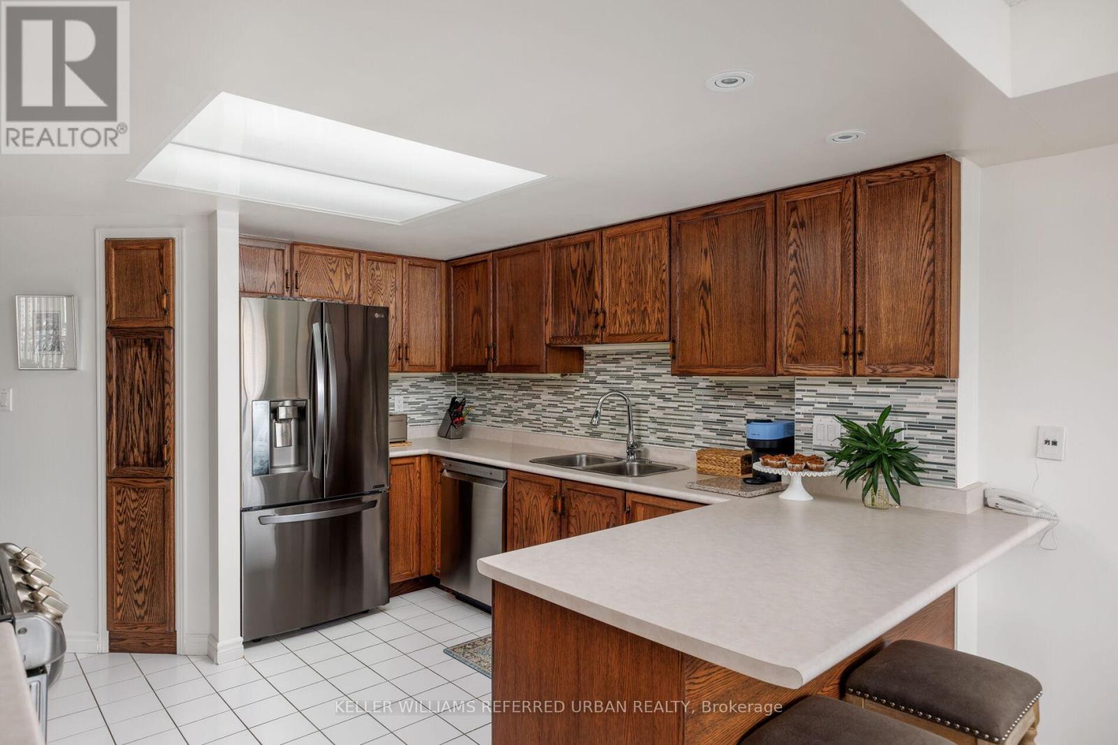 101 - 18 Concorde Place, Toronto, Ontario  M3C 3T9 - Photo 7 - C12736292