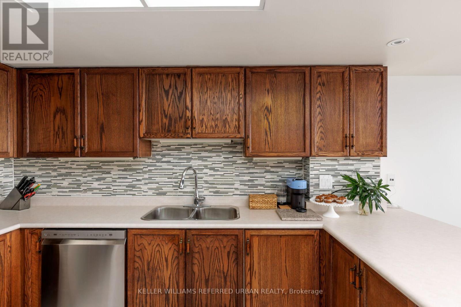 101 - 18 Concorde Place, Toronto, Ontario  M3C 3T9 - Photo 8 - C12736292