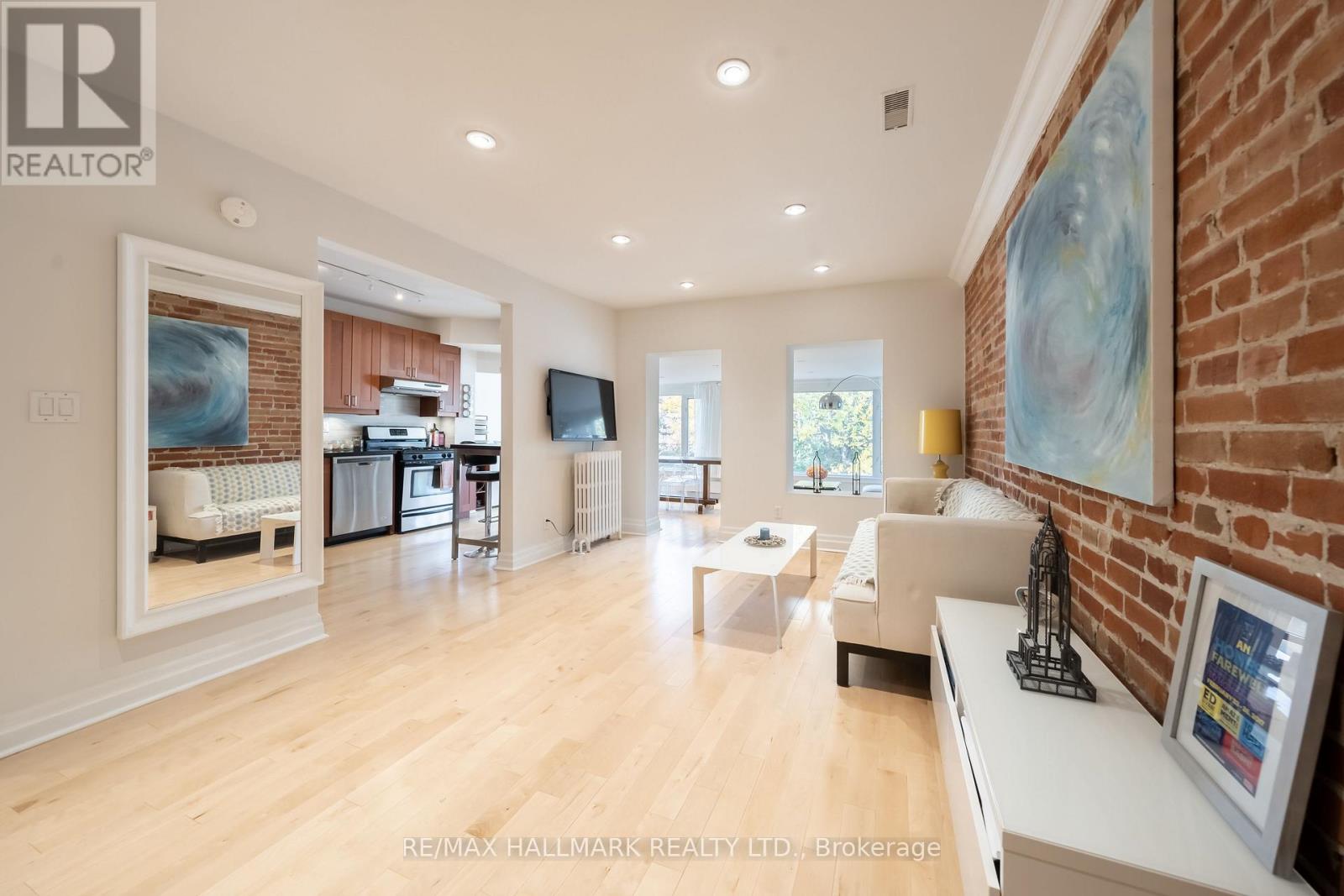 2/f - 524 Markham Street, Toronto, Ontario  M6G 2L5 - Photo 12 - C12736388