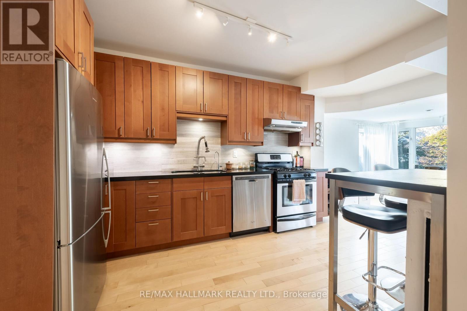 2/f - 524 Markham Street, Toronto, Ontario  M6G 2L5 - Photo 13 - C12736388