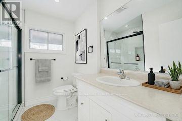 21 Prestbury Street, Toronto, Ontario  M4A 2H9 - Photo 12 - C12736468