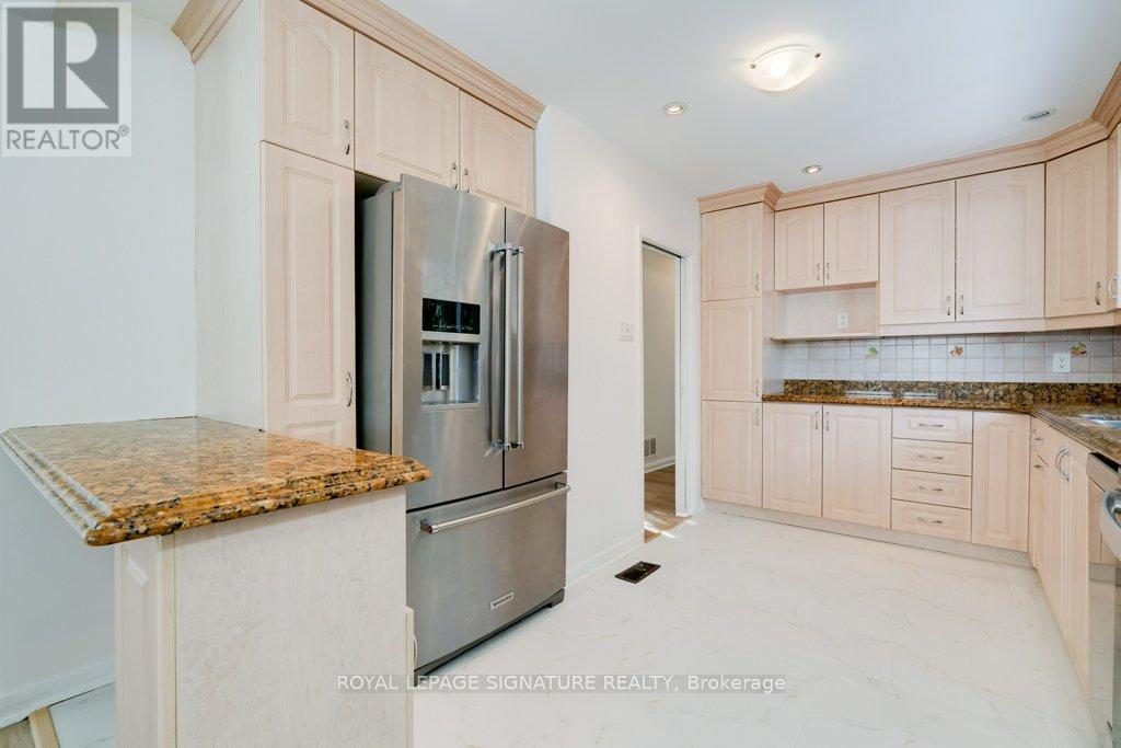 21 Prestbury Street, Toronto, Ontario  M4A 2H9 - Photo 6 - C12736468