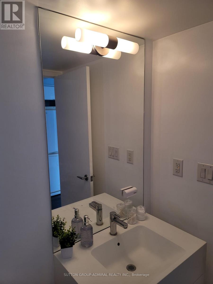 1902 - 21 Iceboat Terrace, Toronto, Ontario  M5V 4A9 - Photo 6 - C12736474