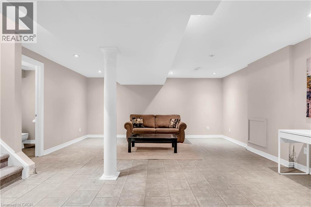 1085 Harrogate Drive Unit# 45, Ancaster, Ontario  L9K 1R2 - Photo 38 - 40778004