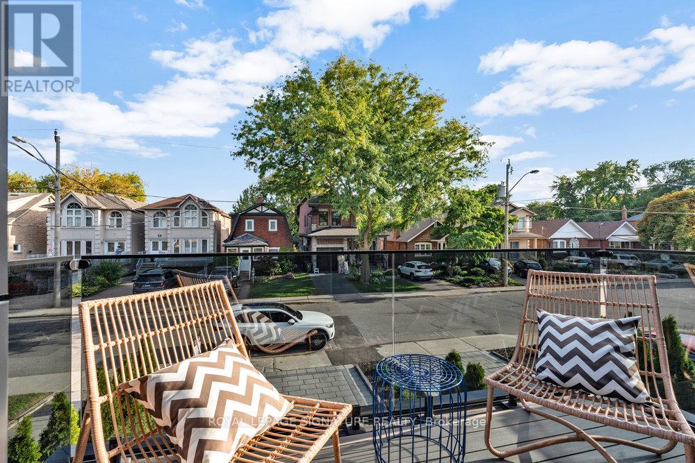 74b Floyd Avenue, Toronto, Ontario  M4K 2B5 - Photo 9 - E12736308