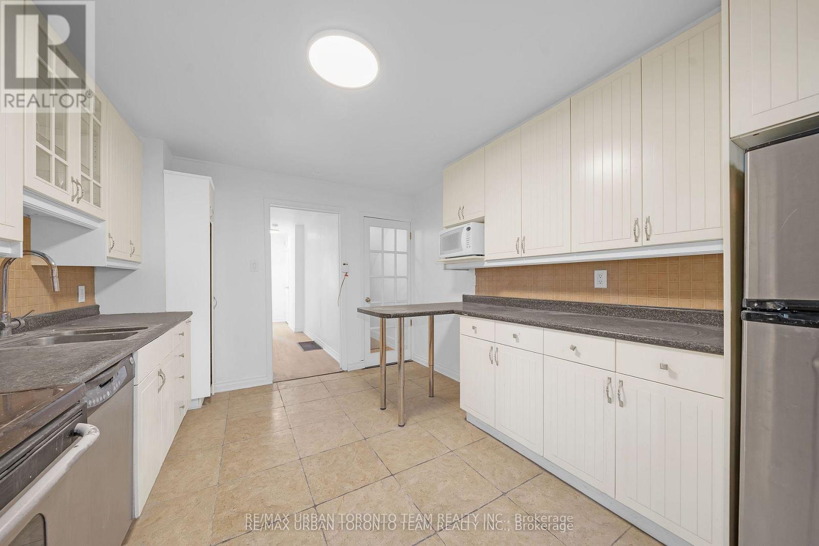 Main - 880 Dundas Street E, Toronto, Ontario  M4M 1R3 - Photo 10 - E12736366