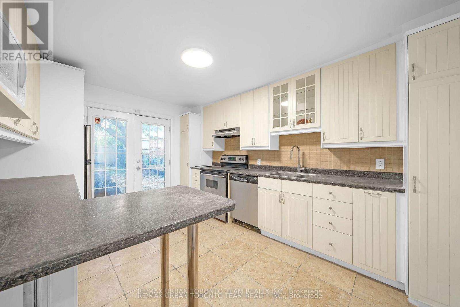 Main - 880 Dundas Street E, Toronto, Ontario  M4M 1R3 - Photo 12 - E12736366