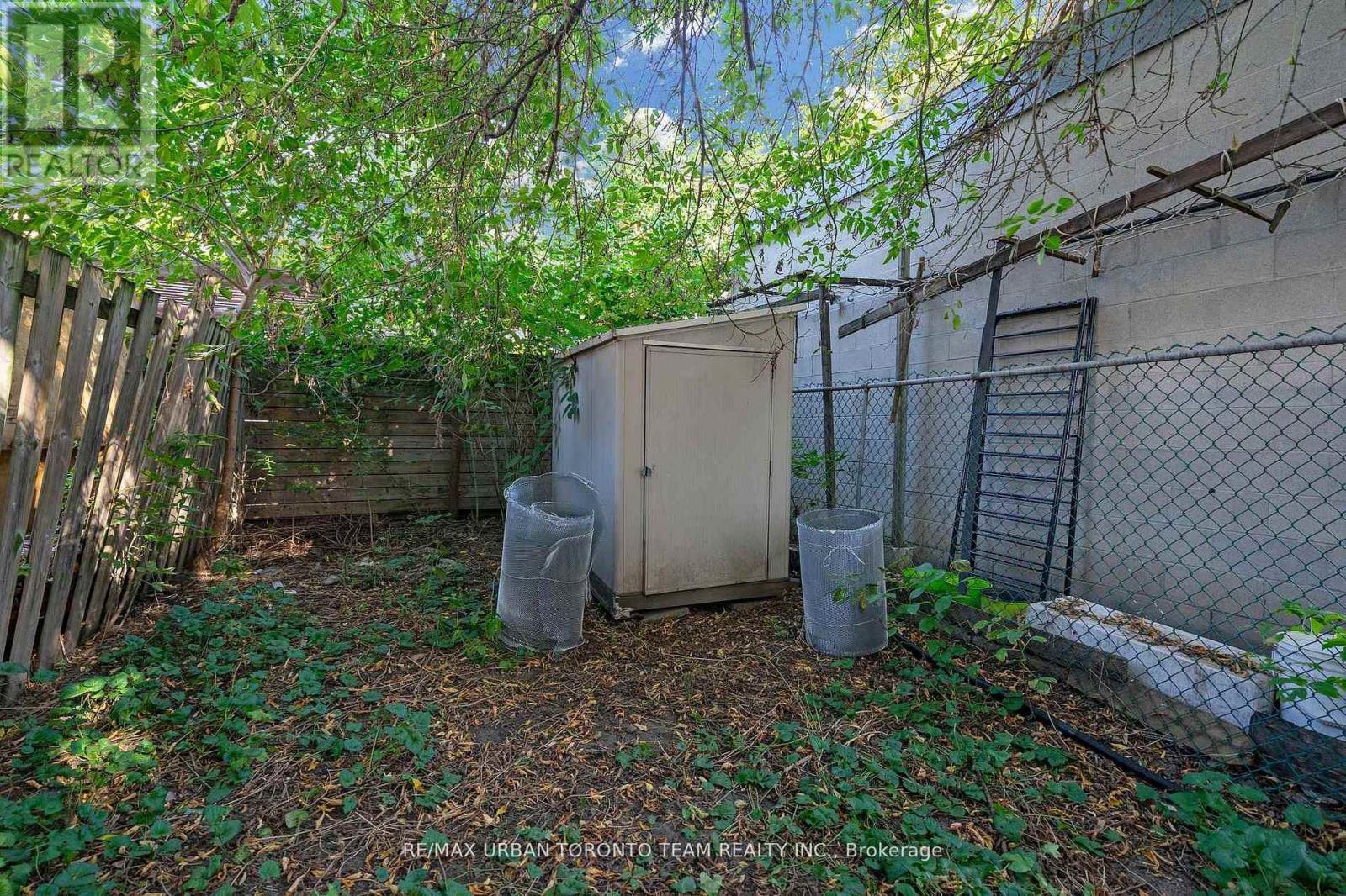 Main - 880 Dundas Street E, Toronto, Ontario  M4M 1R3 - Photo 19 - E12736366