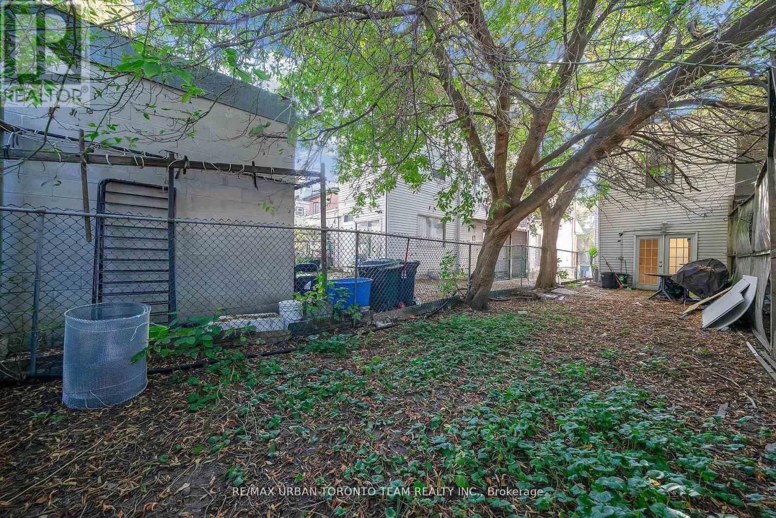 Main - 880 Dundas Street E, Toronto, Ontario  M4M 1R3 - Photo 22 - E12736366