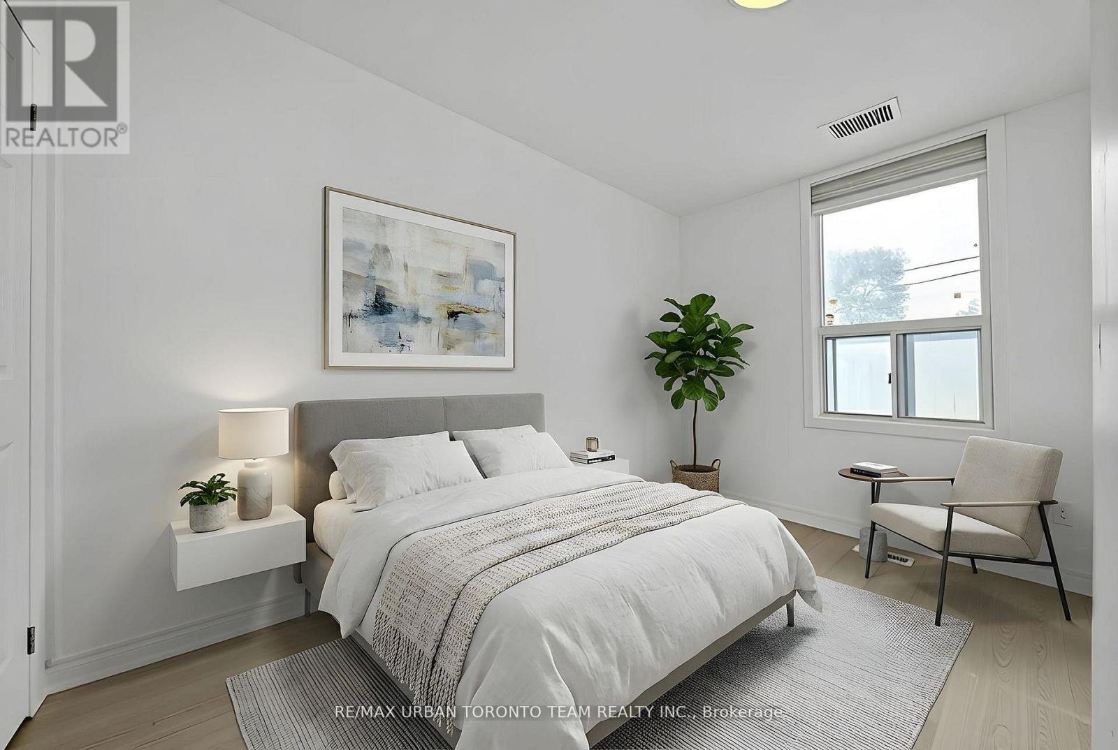 Main - 880 Dundas Street E, Toronto, Ontario  M4M 1R3 - Photo 3 - E12736366