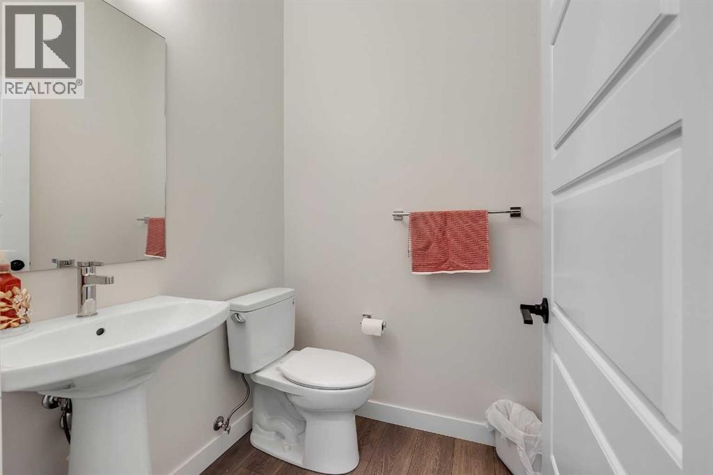 11 Marmot Way Nw, Calgary, Alberta  T3R 2C1 - Photo 11 - A2281241