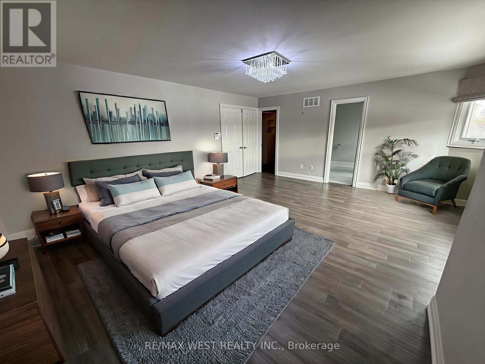 15 Dundurn Crescent, Vaughan, Ontario  L4J 6Z1 - Photo 7 - N12736396