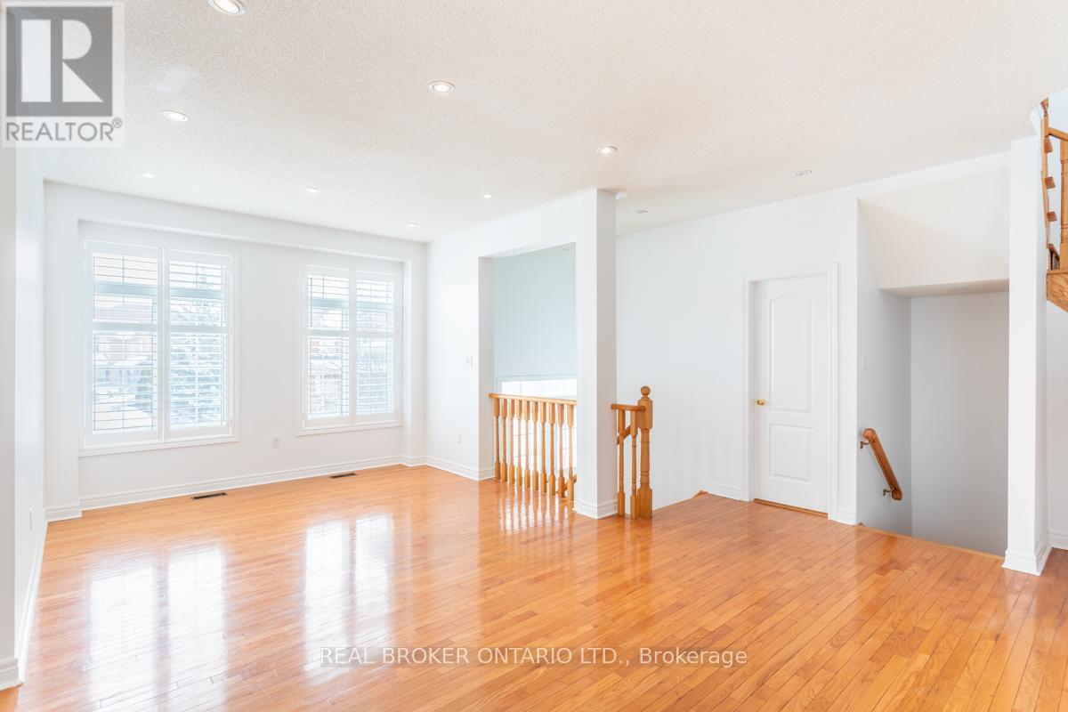 120 Boom Road, Vaughan, Ontario  L6A 3X9 - Photo 2 - N12736404