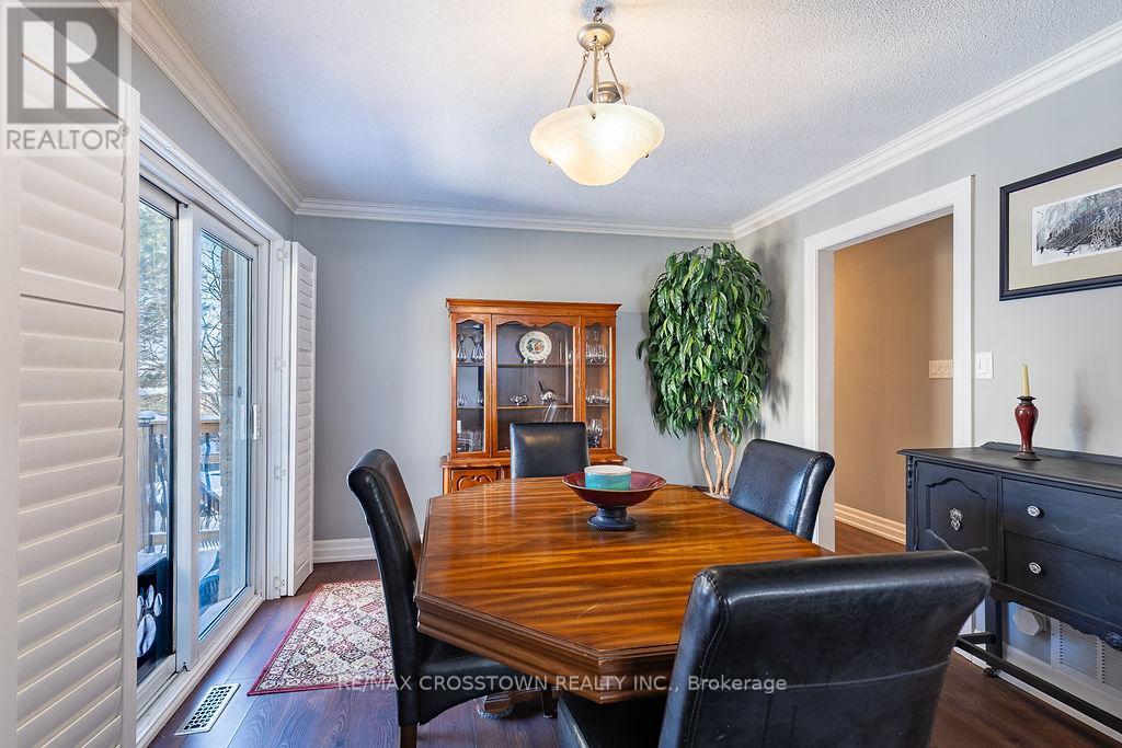 101 Crown Crescent, Bradford West Gwillimbury (Bradford), Ontario  L3Z 2M2 - Photo 16 - N12736462