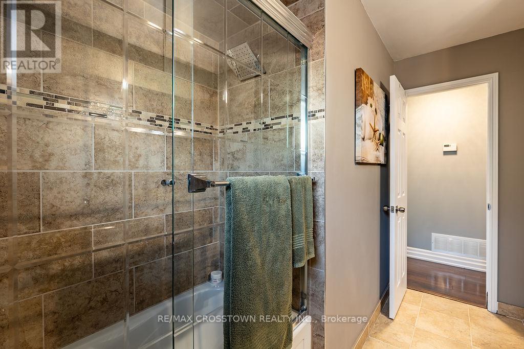 101 Crown Crescent, Bradford West Gwillimbury (Bradford), Ontario  L3Z 2M2 - Photo 19 - N12736462