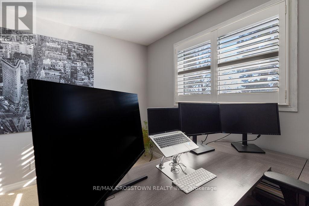 101 Crown Crescent, Bradford West Gwillimbury (Bradford), Ontario  L3Z 2M2 - Photo 20 - N12736462