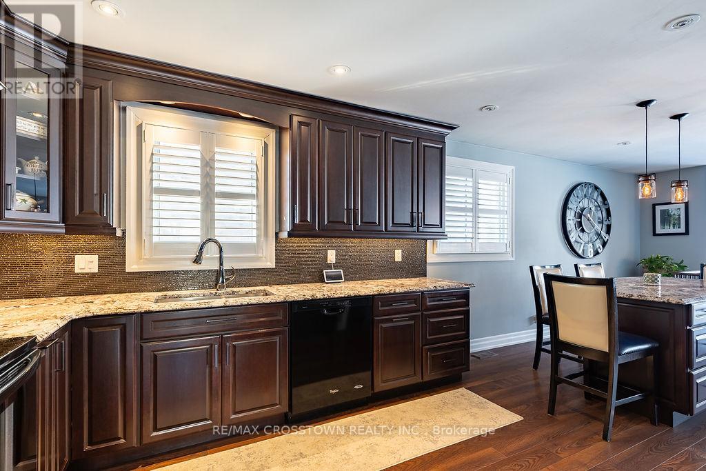 101 Crown Crescent, Bradford West Gwillimbury (Bradford), Ontario  L3Z 2M2 - Photo 8 - N12736462