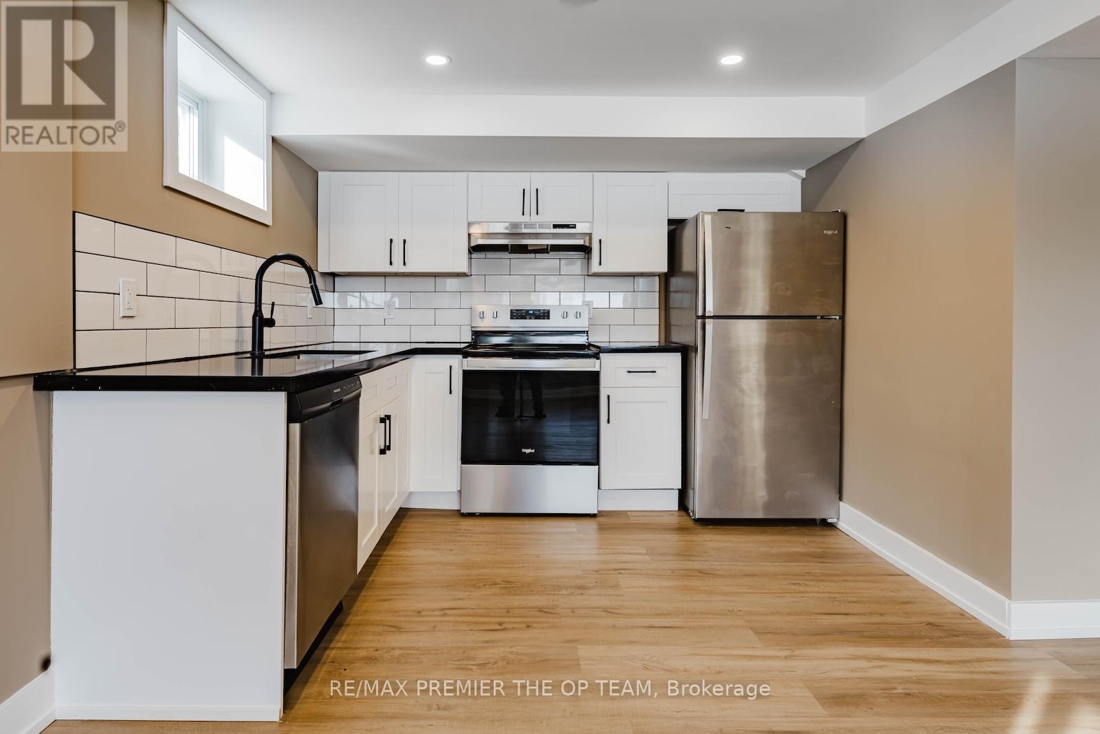 198 Rose Street, Barrie (Wellington), Ontario  L4M 2T9 - Photo 32 - S12736356