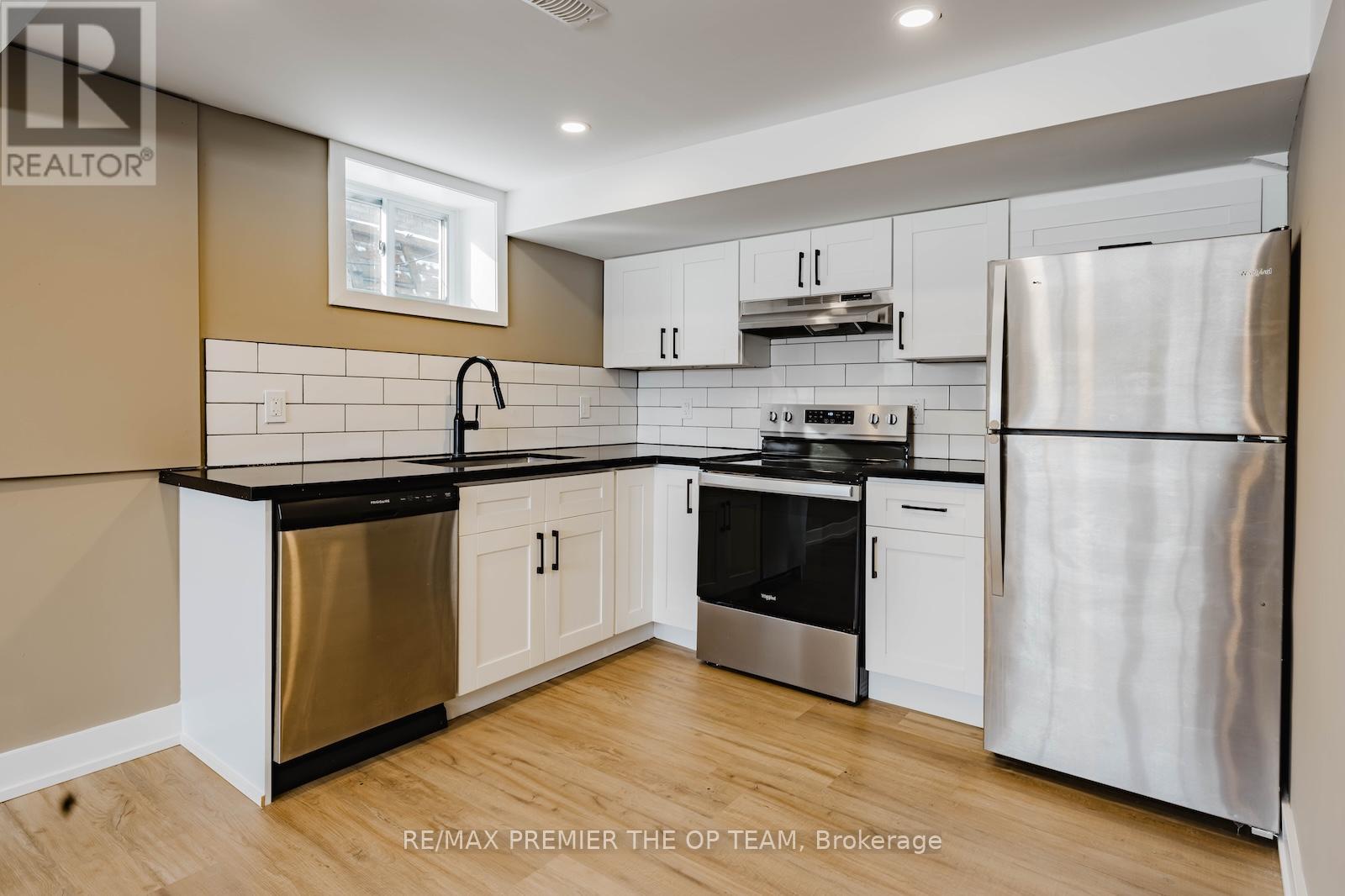 198 Rose Street, Barrie (Wellington), Ontario  L4M 2T9 - Photo 33 - S12736356