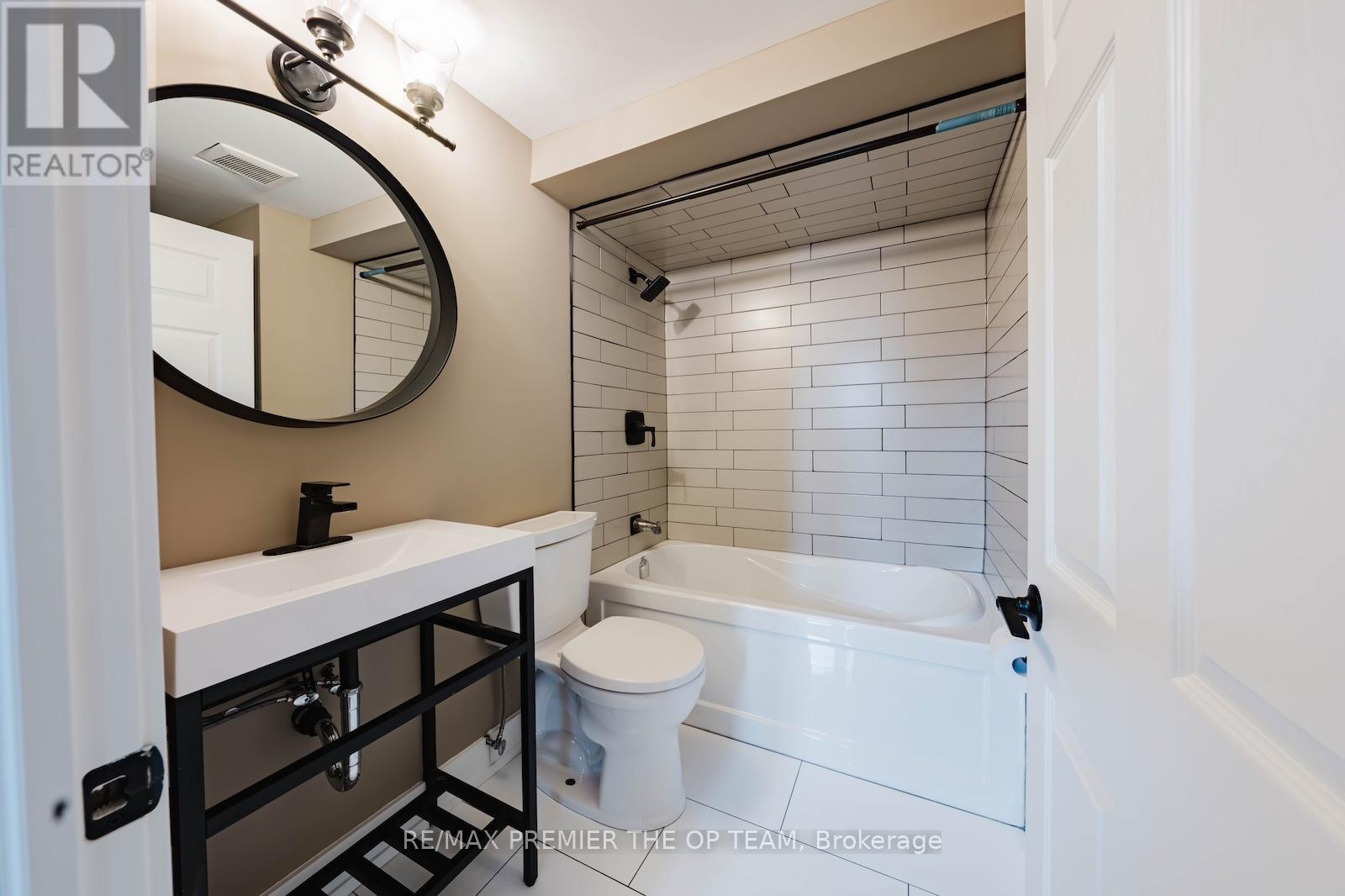 198 Rose Street, Barrie (Wellington), Ontario  L4M 2T9 - Photo 38 - S12736356