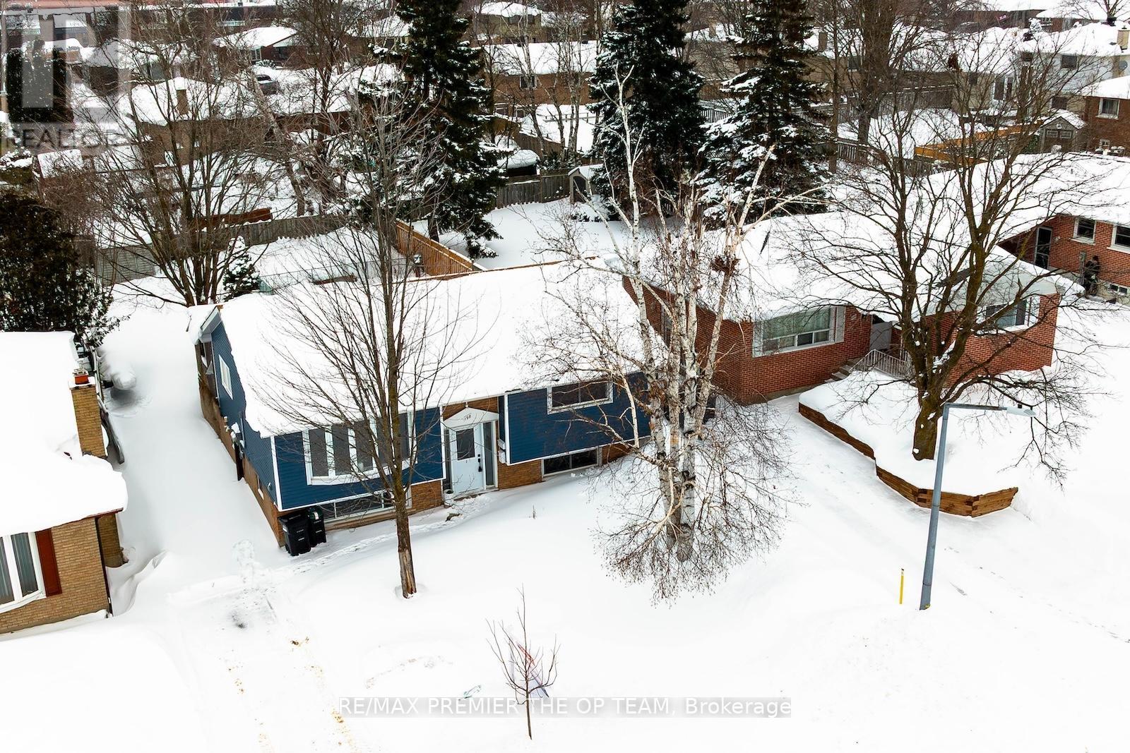 198 Rose Street, Barrie (Wellington), Ontario  L4M 2T9 - Photo 5 - S12736356