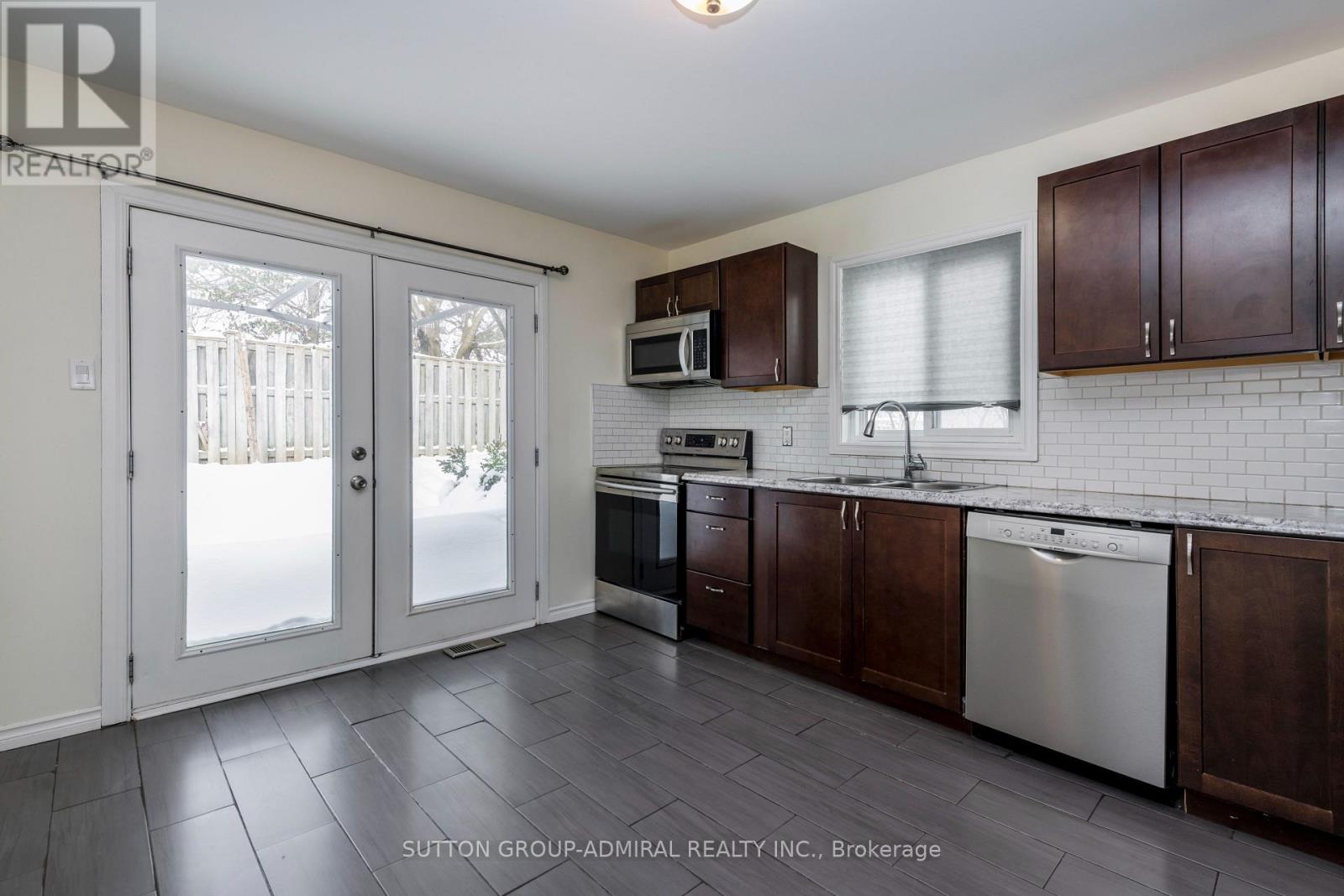 64 Copeman Crescent, Barrie (Painswick North), Ontario  L4N 8B4 - Photo 10 - S12736440