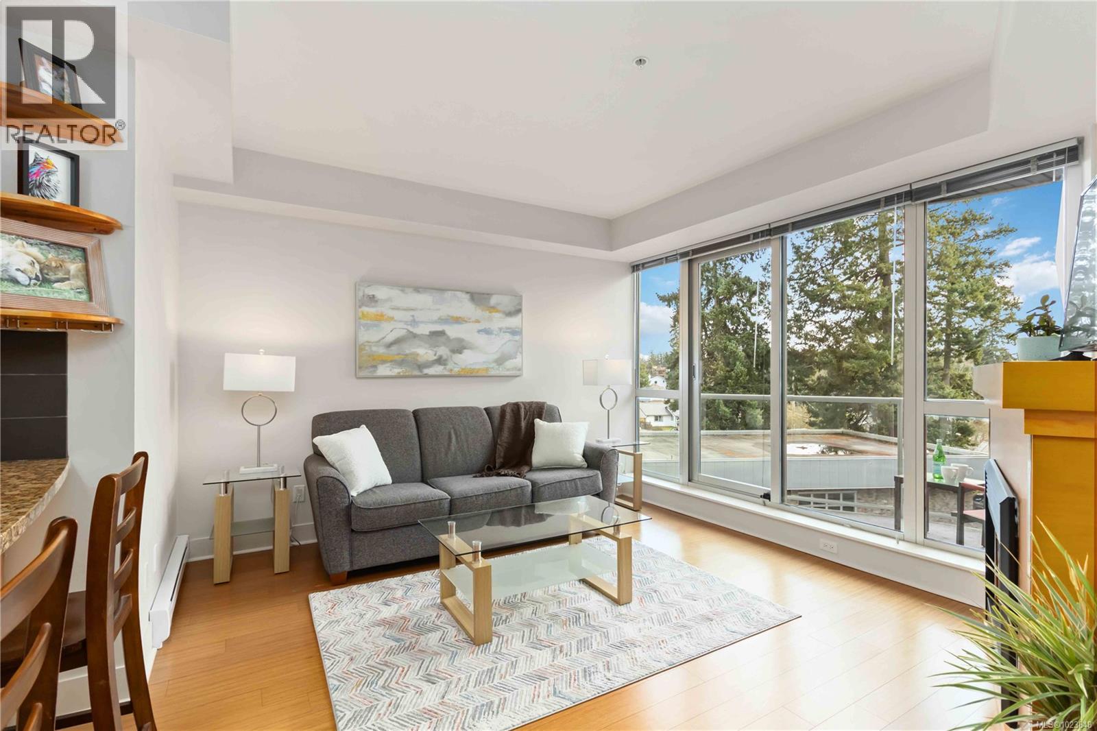 407 2745 Veterans Memorial Pkwy, Langford, British Columbia  V9B 0H4 - Photo 1 - 1023848