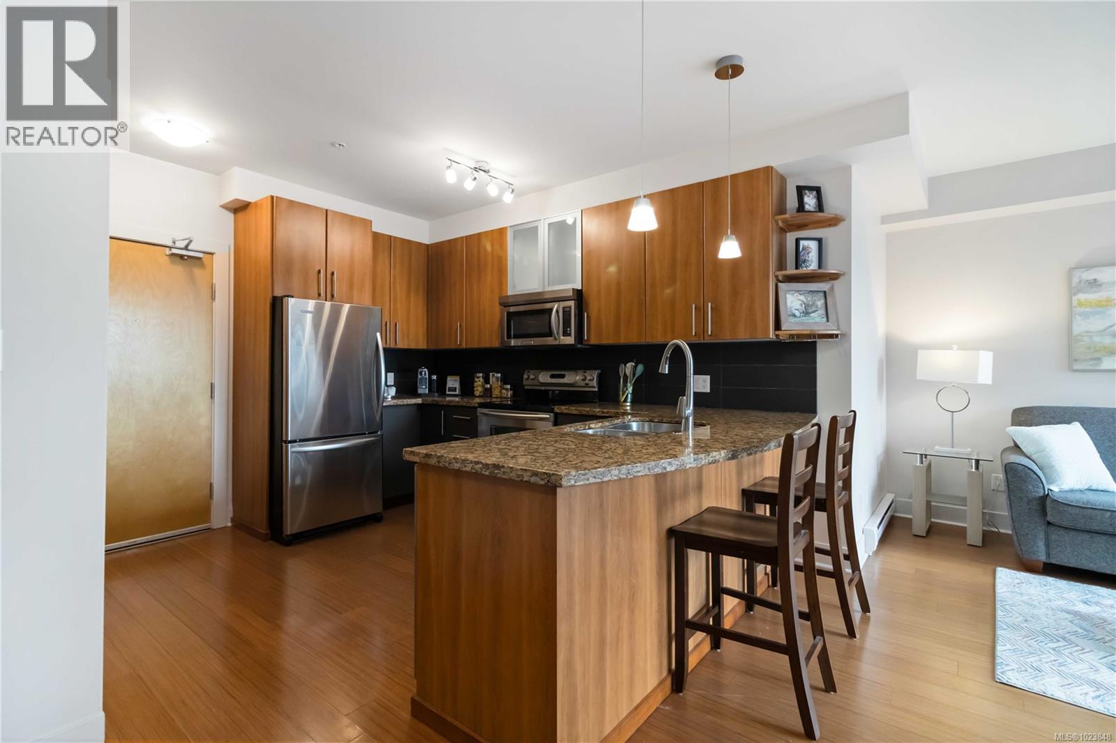 407 2745 Veterans Memorial Pkwy, Langford, British Columbia  V9B 0H4 - Photo 6 - 1023848