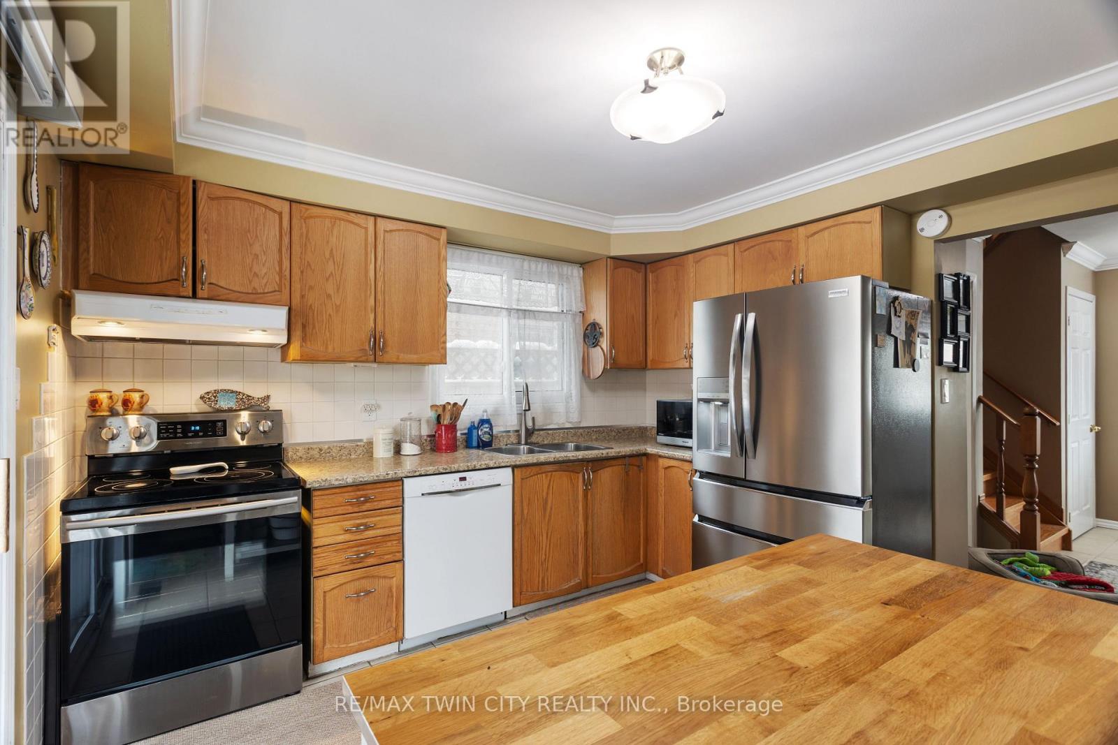 1486 Reynolds Avenue, Burlington, Ontario  L7M 3C1 - Photo 10 - W12736302