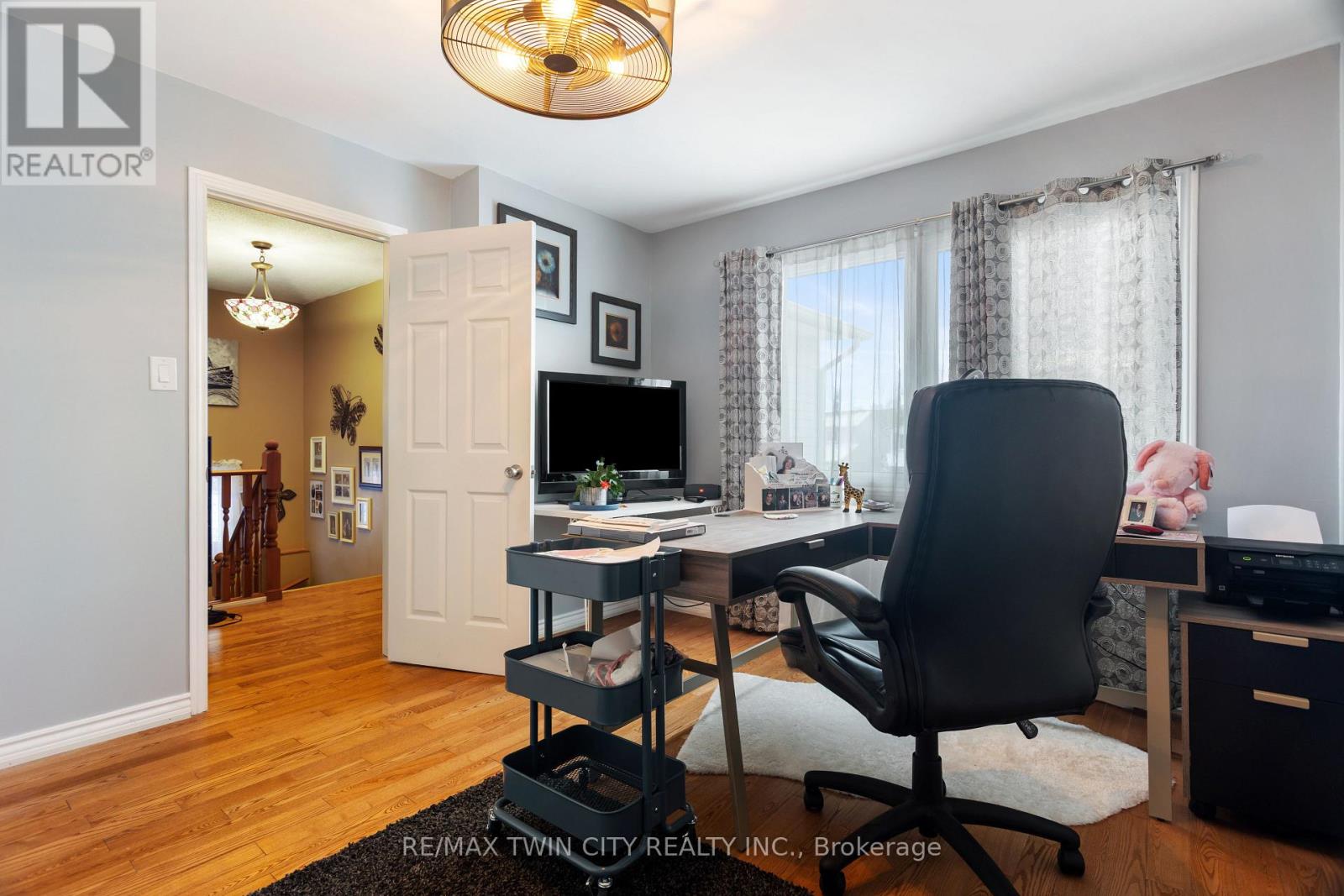 1486 Reynolds Avenue, Burlington, Ontario  L7M 3C1 - Photo 13 - W12736302