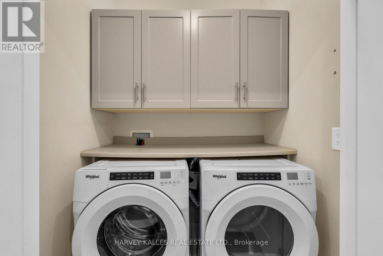 957 Eighth Street, Mississauga, Ontario  L5E 1R6 - Photo 32 - W12736306