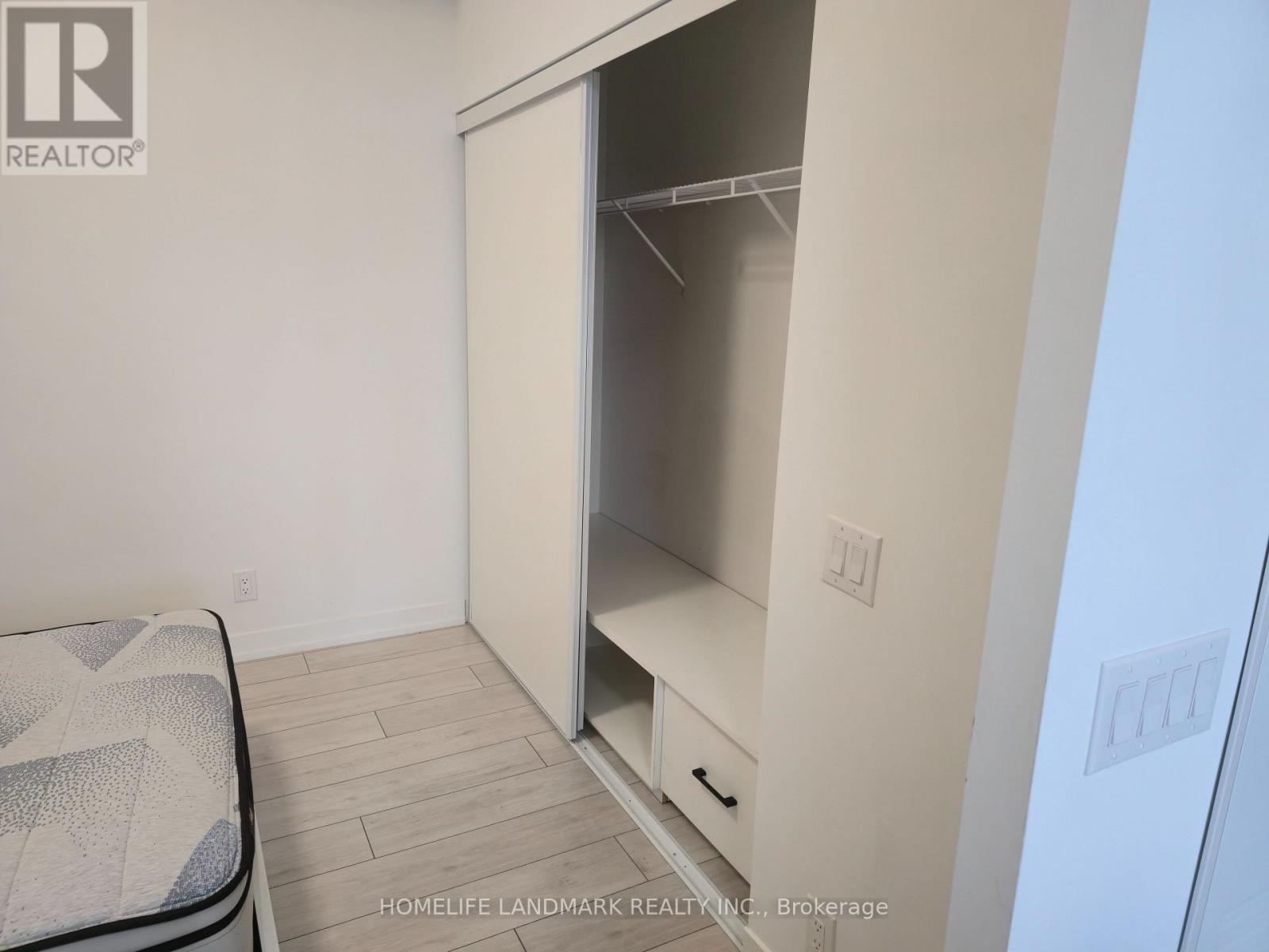 512 - 270 Dufferin Street, Toronto, Ontario  M6K 0H8 - Photo 8 - W12736322