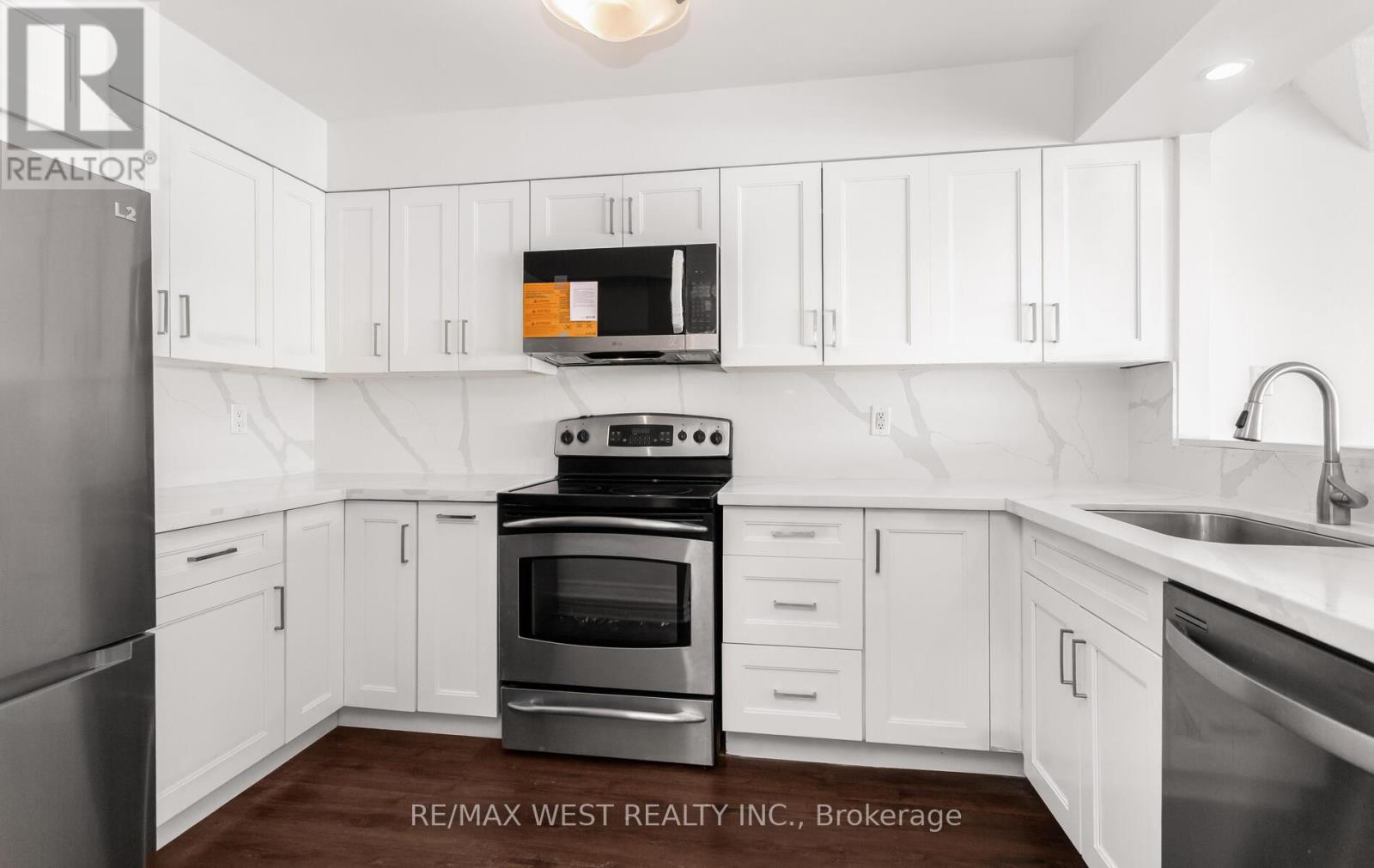 1510 - 50 Eglinton Avenue W, Mississauga, Ontario  L5R 3P5 - Photo 12 - W12736328