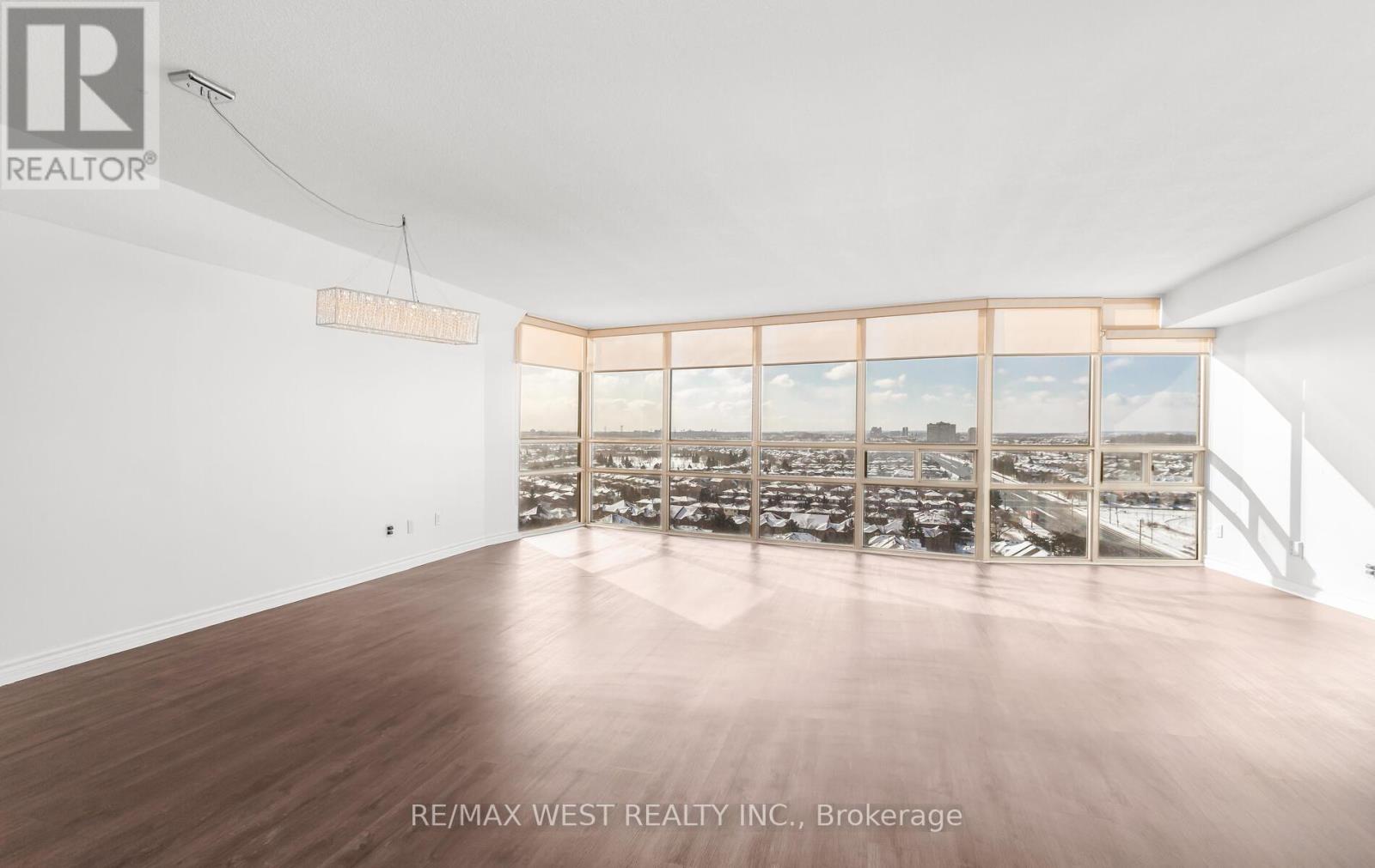 1510 - 50 Eglinton Avenue W, Mississauga, Ontario  L5R 3P5 - Photo 6 - W12736328