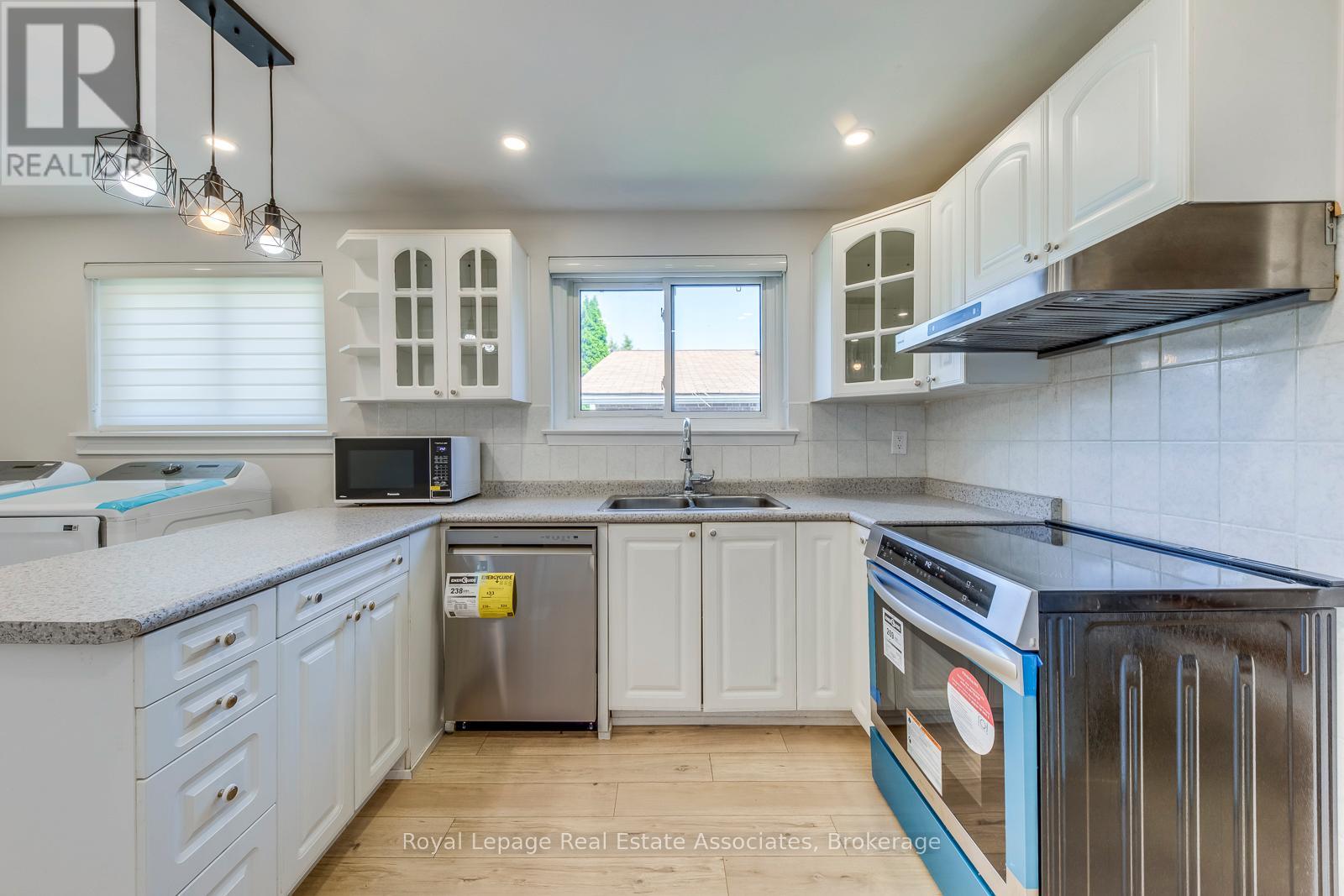 Upper - 1867 Sandgate Crescent, Mississauga, Ontario  L5J 2E7 - Photo 19 - W12736332