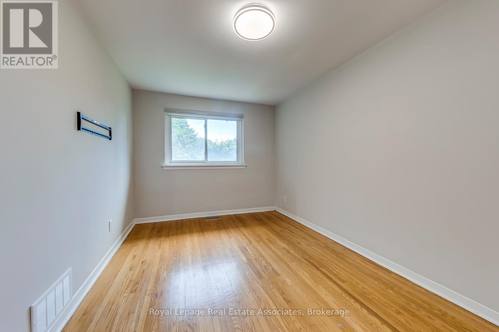 Upper - 1867 Sandgate Crescent, Mississauga, Ontario  L5J 2E7 - Photo 23 - W12736332