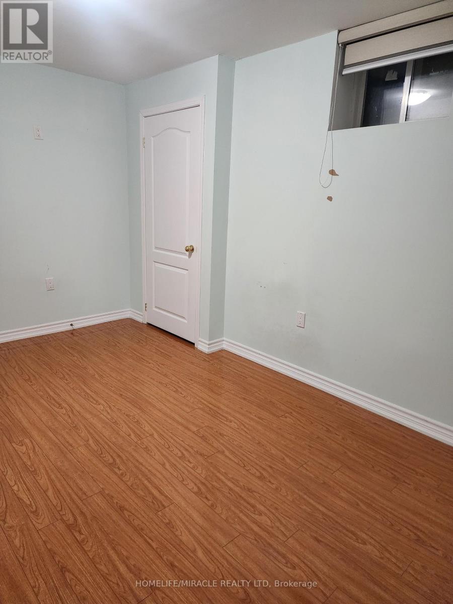 75 Vanderpool Crescent, Brampton, Ontario  L6P 3W2 - Photo 11 - W12736334