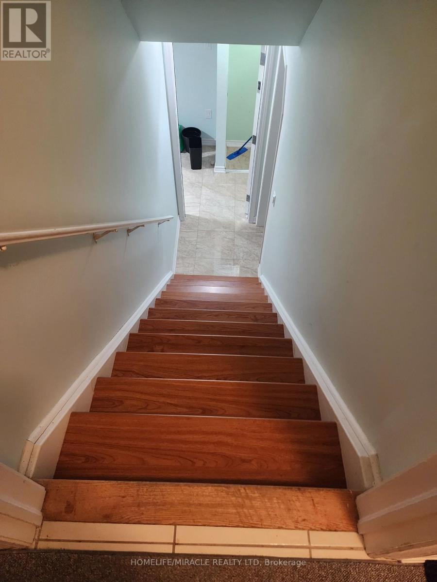 75 Vanderpool Crescent, Brampton, Ontario  L6P 3W2 - Photo 3 - W12736334