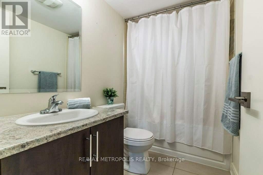 33 - 100 Dufay Road, Brampton, Ontario  L7A 4S3 - Photo 13 - W12736342