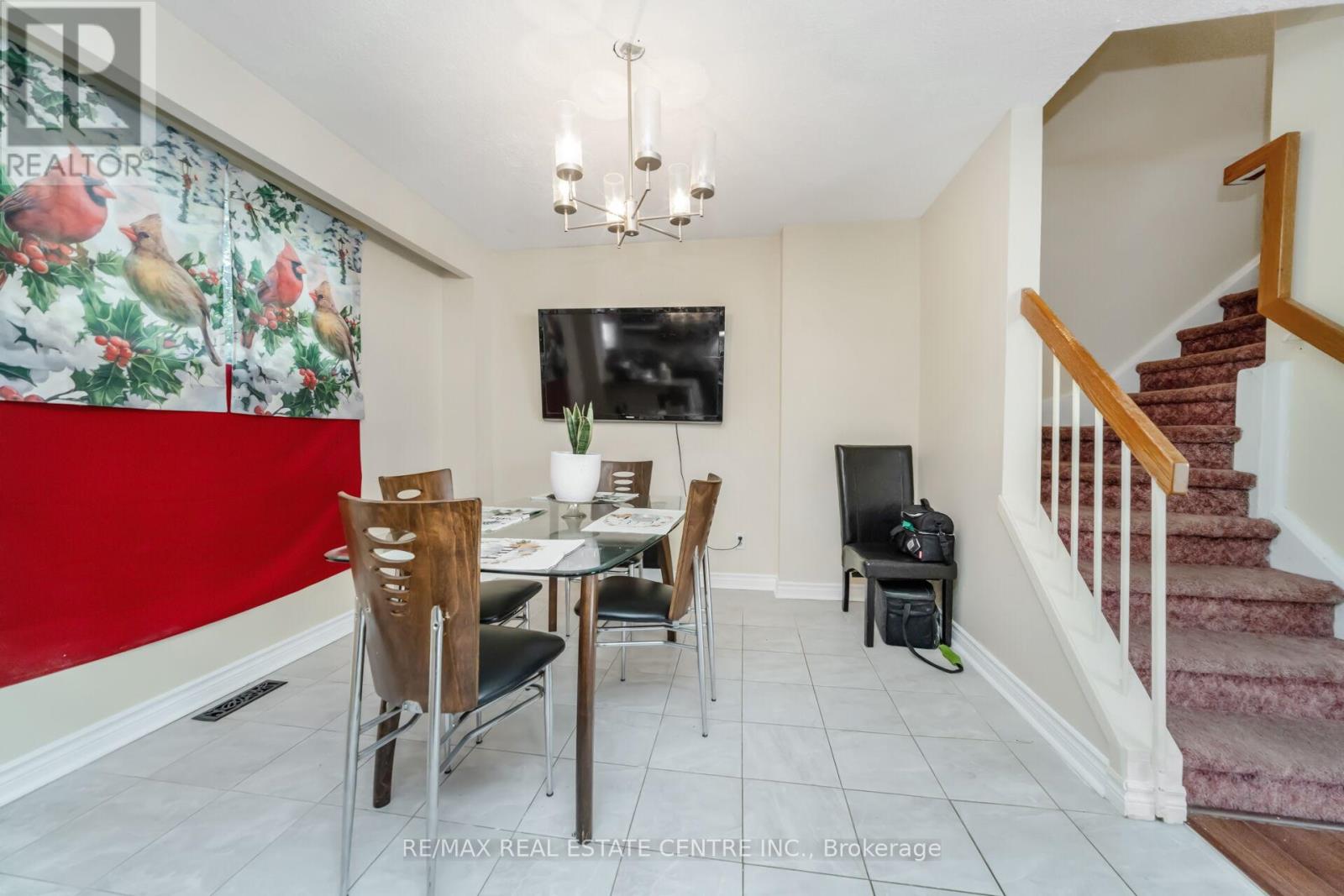 10 Fanshawe Drive, Brampton, Ontario  L6Z 1A9 - Photo 11 - W12736390