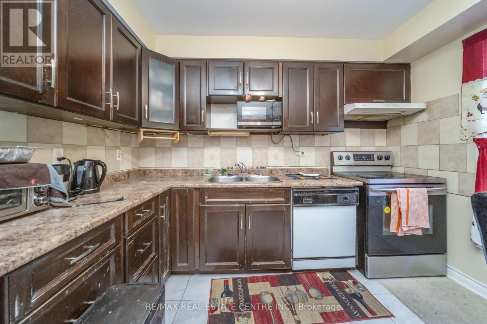 10 Fanshawe Drive, Brampton, Ontario  L6Z 1A9 - Photo 13 - W12736390