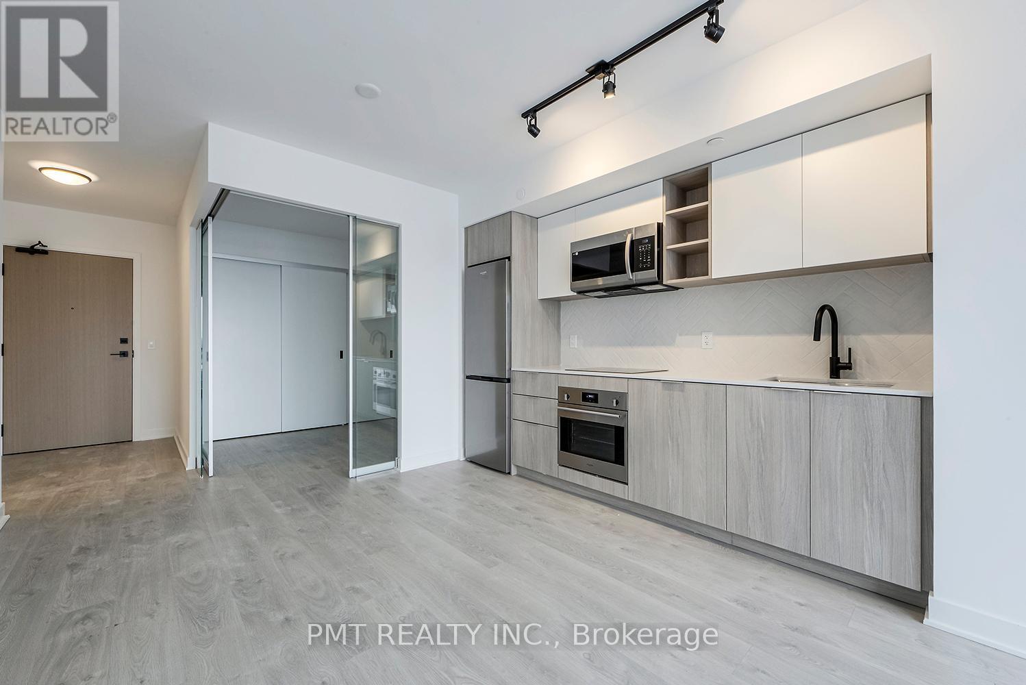 516 - 36 Zorra Street, Toronto, Ontario  M8Z 4Z7 - Photo 2 - W12736394