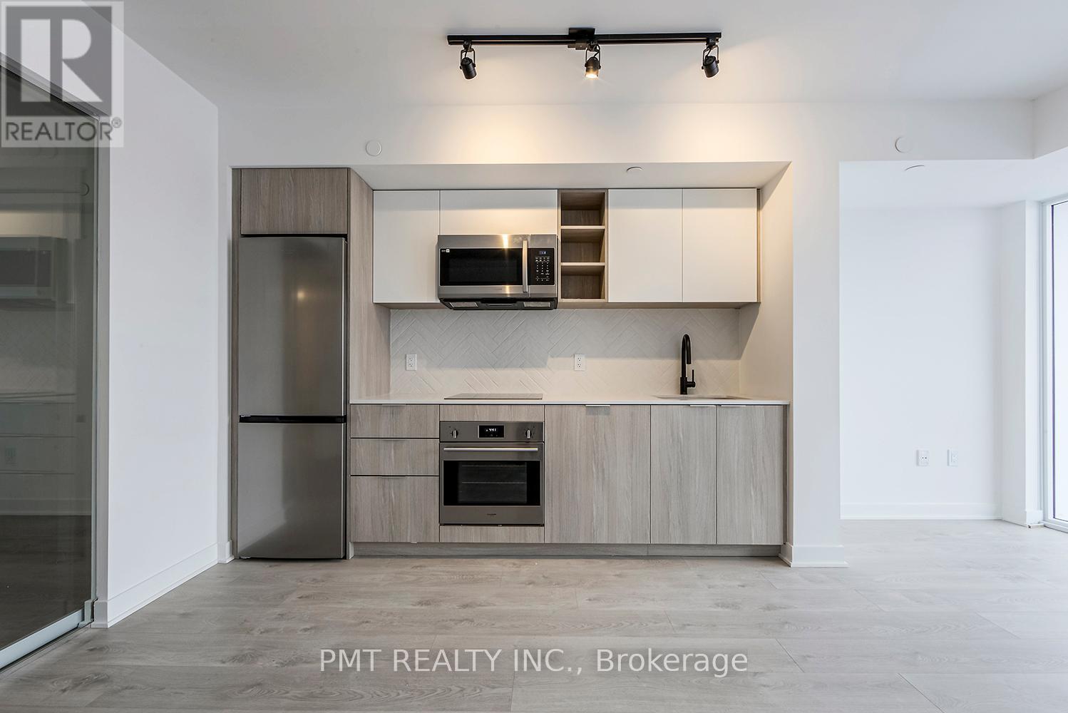 516 - 36 Zorra Street, Toronto, Ontario  M8Z 4Z7 - Photo 3 - W12736394