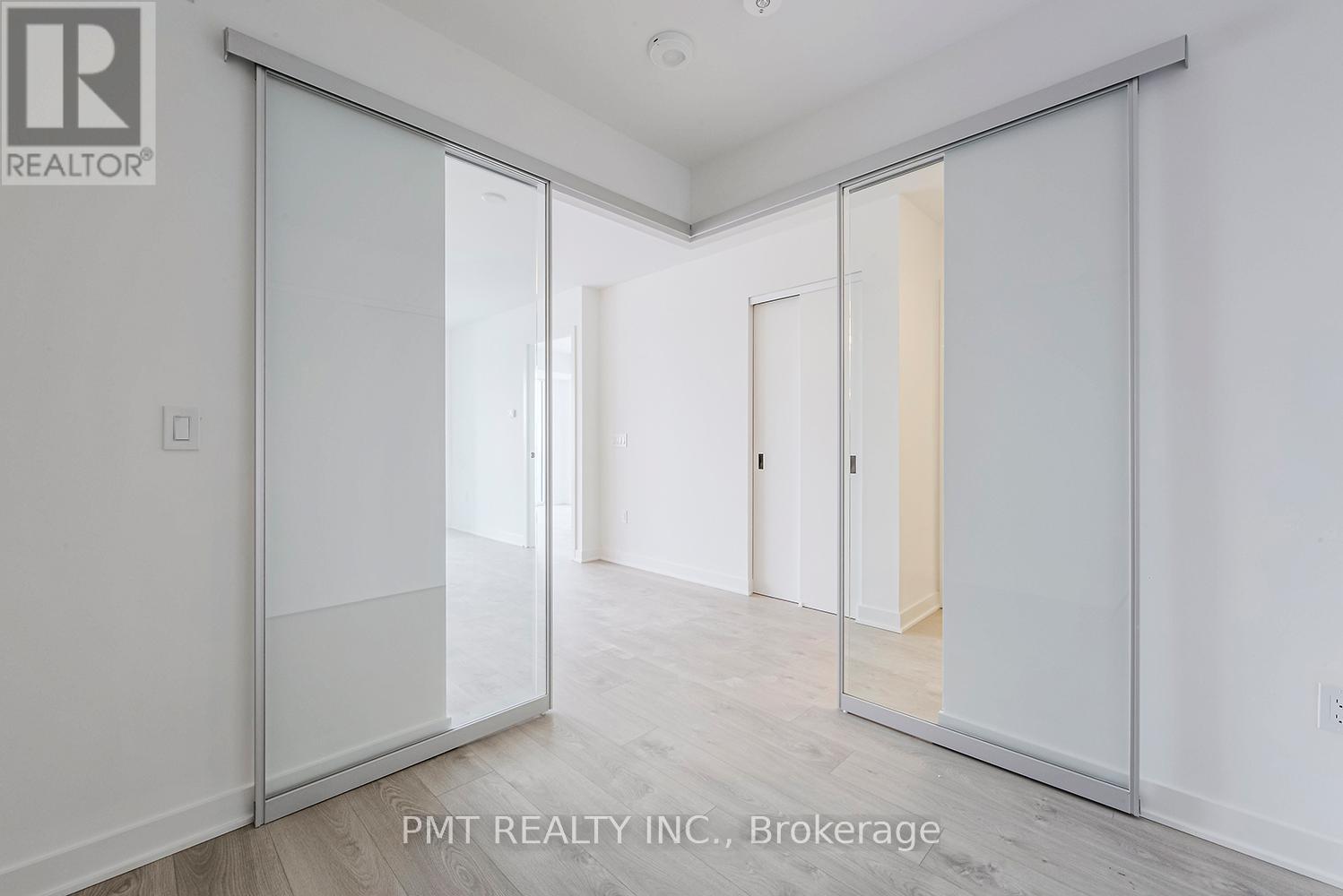 516 - 36 Zorra Street, Toronto, Ontario  M8Z 4Z7 - Photo 8 - W12736394